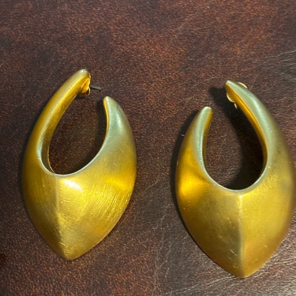 Givenchy New York Paris matte Coil Tapered Hoop Goldtone Earrings pierced - Picture 4 of 8